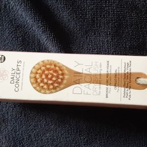 Daily concepts daily facial dry brush